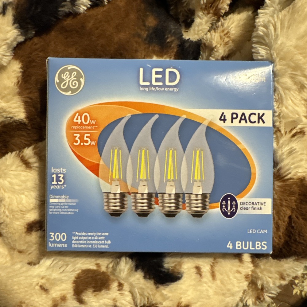 GE 4 Pack LED 40W/3.5W Medium Base Bent Tip Decorative Clear Finish Daylight